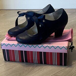 Pinup Couture Wiggle-32 Mary Jane Pumps